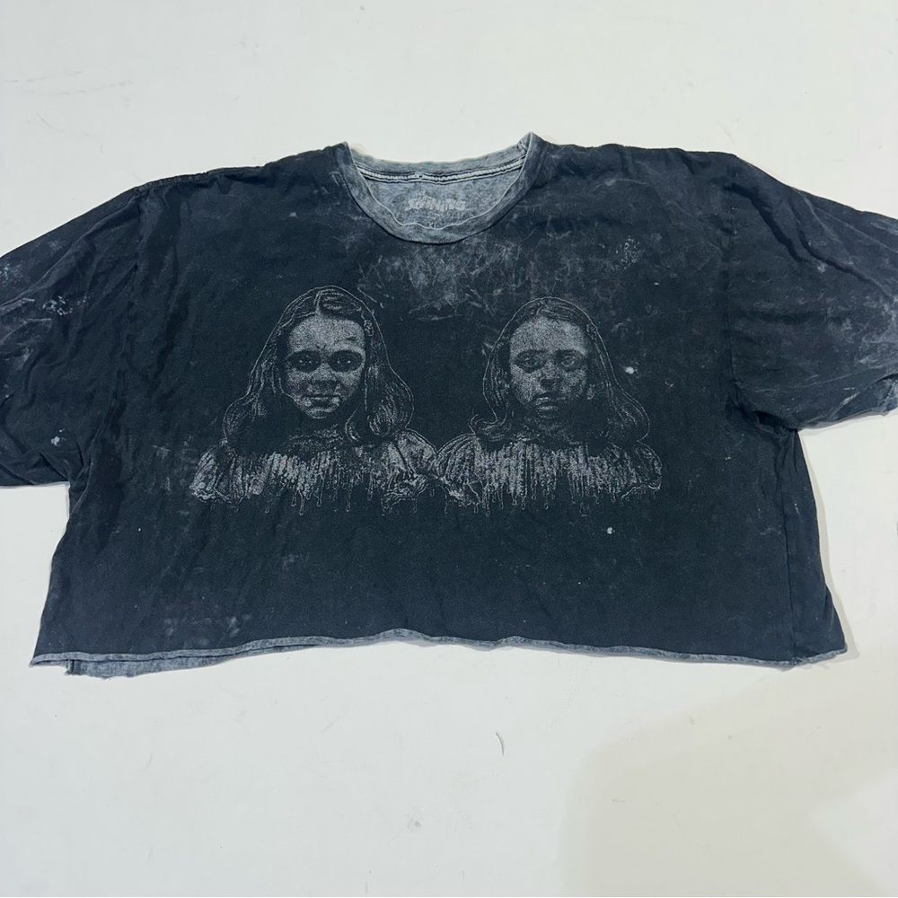 The shinning cropped Black Graphic Crop Tee with Twins